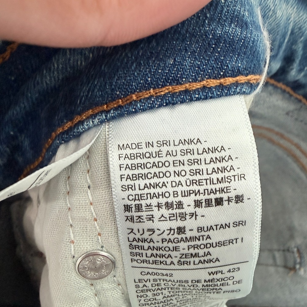 Levis Wedgie Straight Jeans Womens 32 (34x28) Blue Stretch - Picture 3 of 11